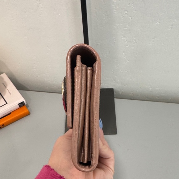 🚨FREE SHIPPING🚨 ♥️ Gucci GG heart Monogram Wallet - Picture 4 of 6